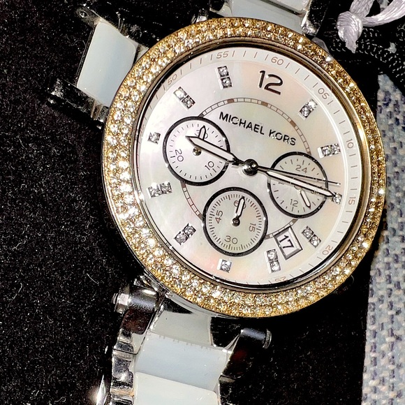 Michael kors women’s blue quartz watch - Picture 3 of 3